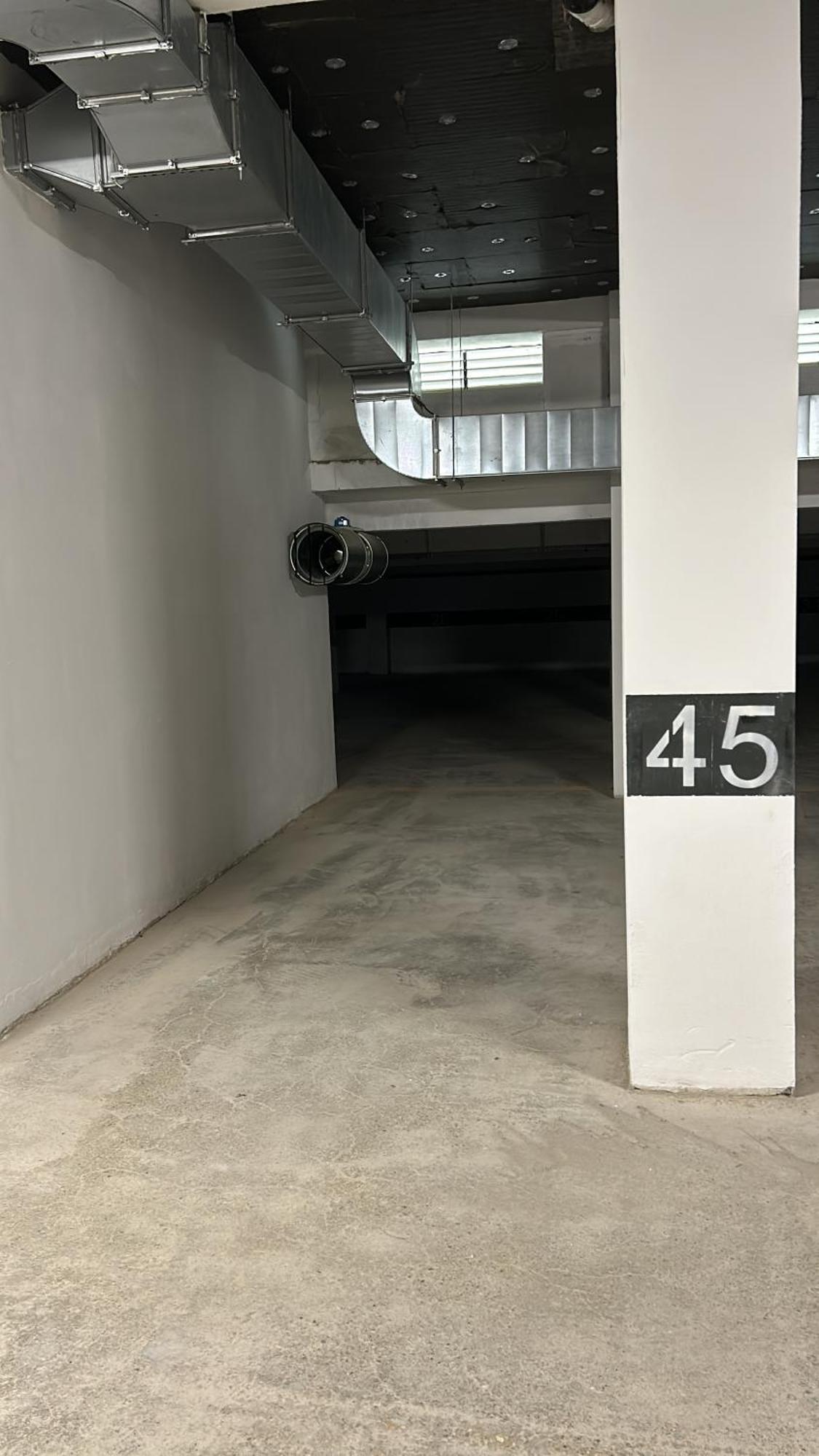Becca'S Downtown Apartment With Private Parking 拉迪亚 外观 照片